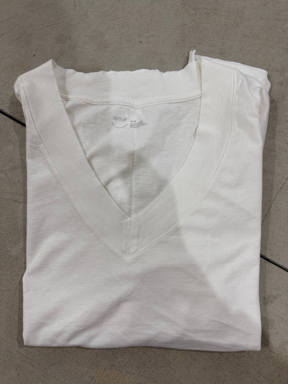 aerie White V-Neck Short Sleeve Tee